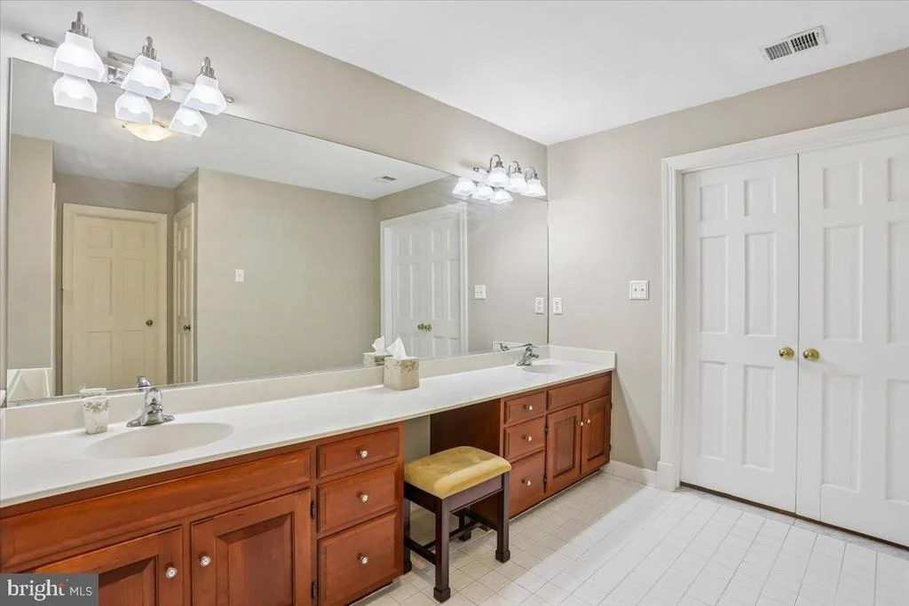 Photo of 899 LINGANORE DRIVE