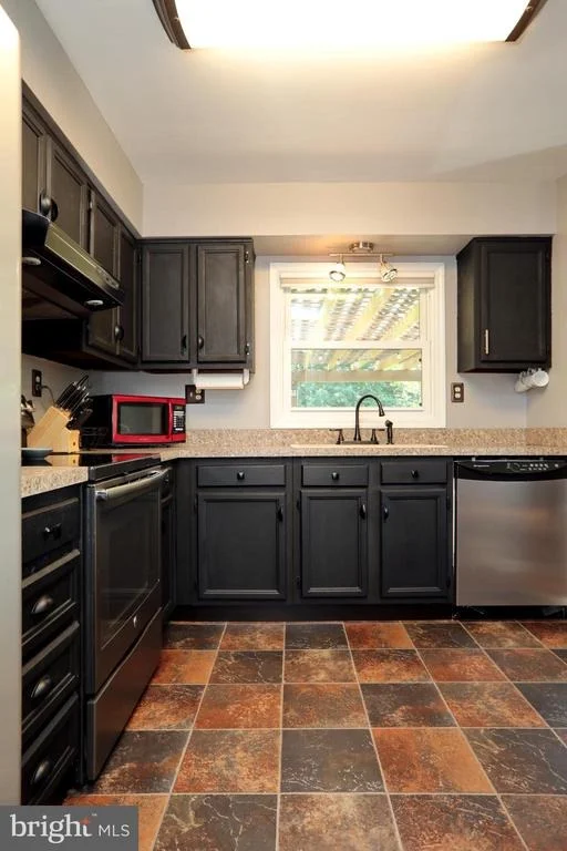 Photo of 5016 SKYLARK DRIVE