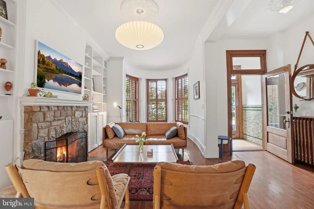 Photo of 210 8TH STREET SE