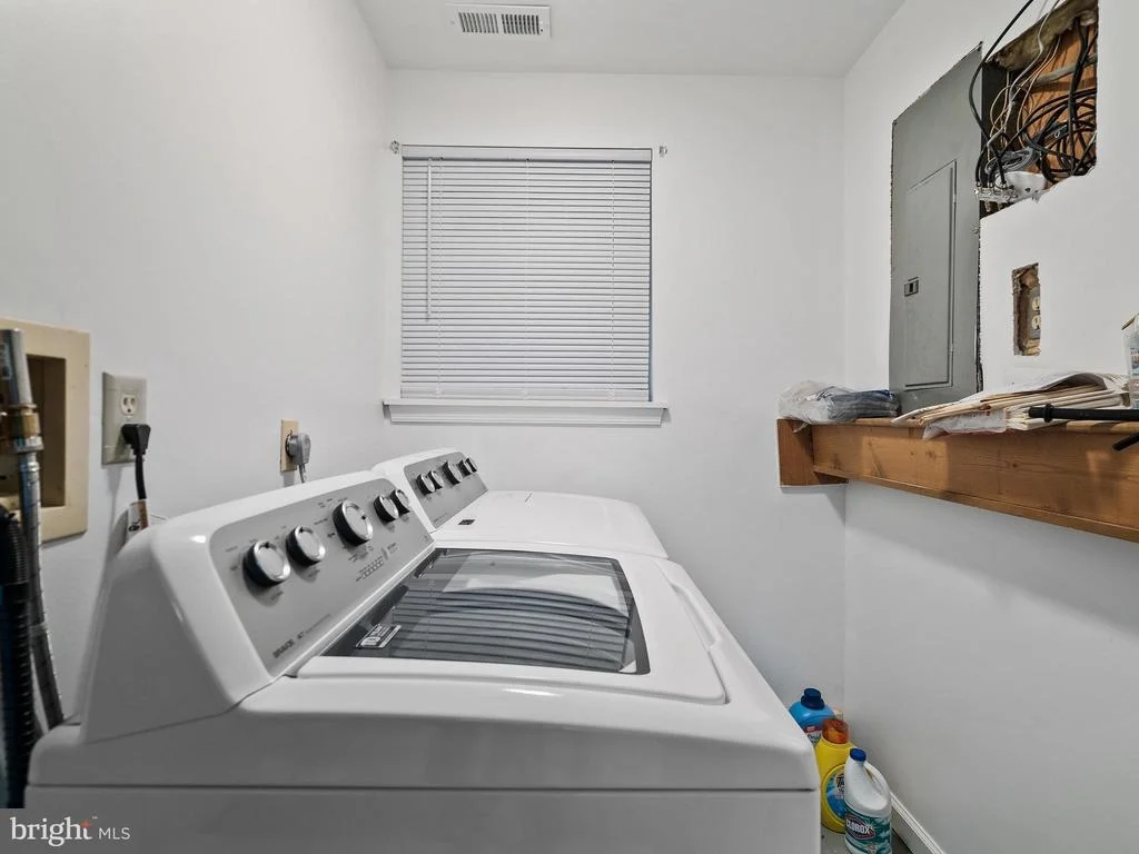 Photo of 1502 CEDARCREST LANE