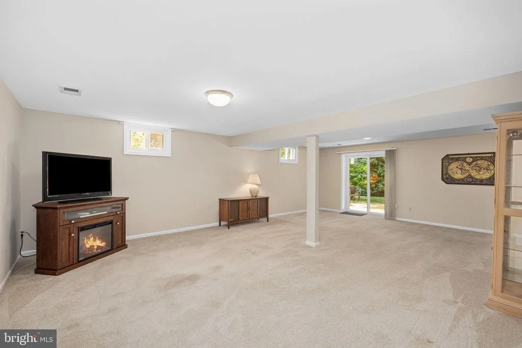 Photo of 9304 MAINSAIL DRIVE
