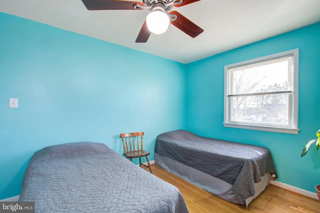 Photo of 606 BURNT MILLS AVENUE