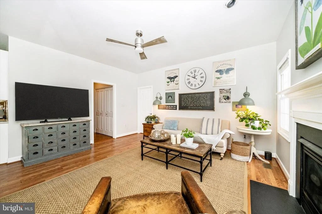 Photo of 2447 MERCHANT STREET