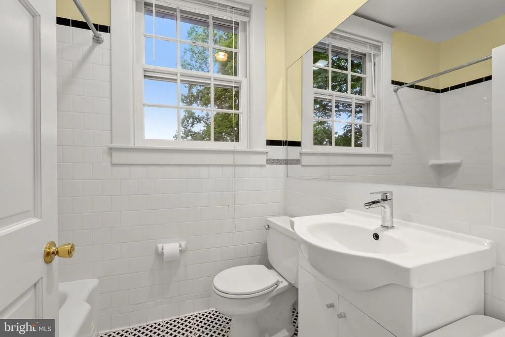 Photo of 210 NORTHFIELD PLACE