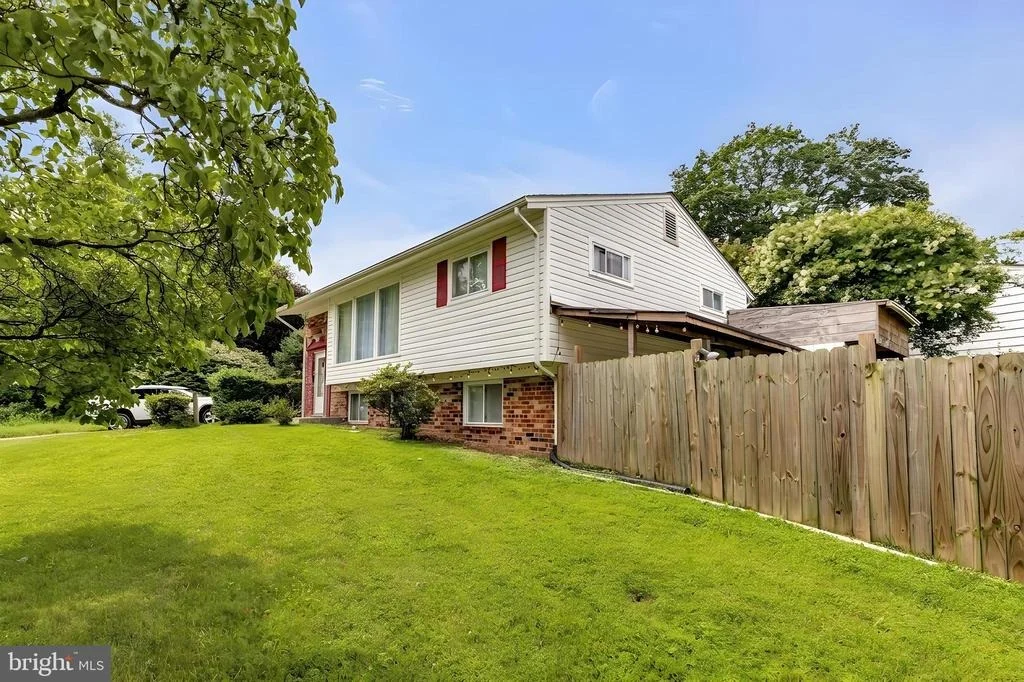 Photo of 12812 BUSHEY DRIVE