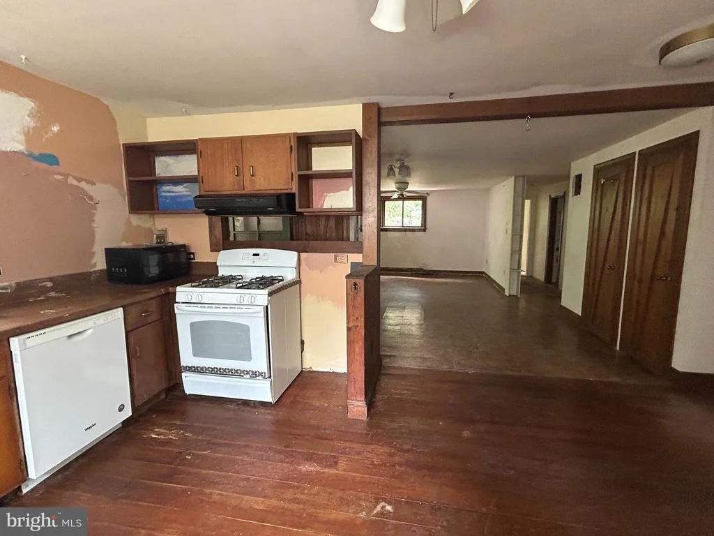 Photo of 6372 SHADY SIDE ROAD W