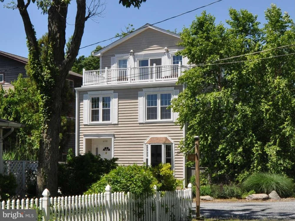 Photo of 4732 OAK ROAD