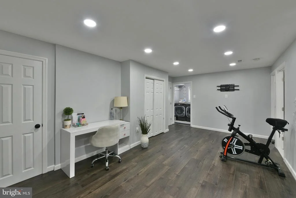 Photo of 8 WINDOVER LANE