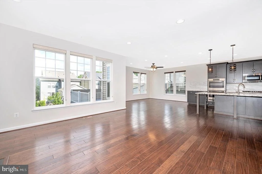 Photo of 8420 CLIFFVIEW LANE