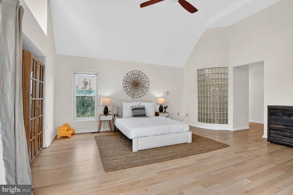 Photo of 2028 BEACON PLACE