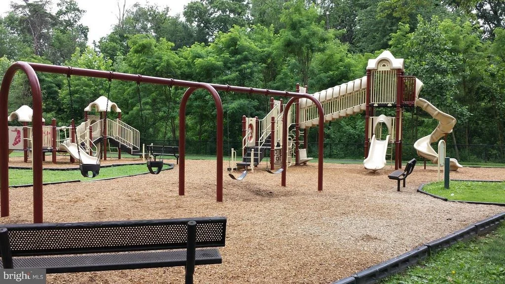 Photo of 1131 PARRISH DRIVE