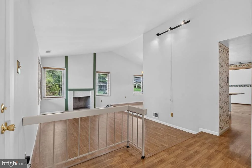 Photo of 323 AVONDALE DRIVE