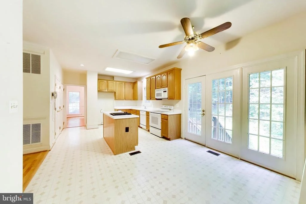 Photo of 6228 GARDEN ROAD