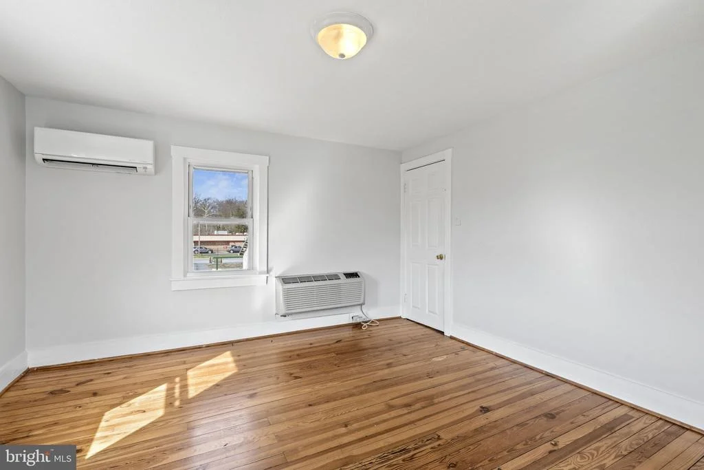 Photo of 822 N COMMERCE AVENUE