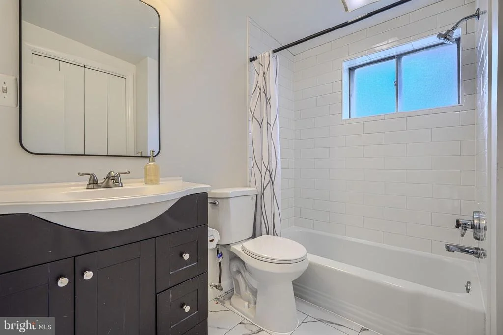Photo of 2421 FOREST GREEN ROAD