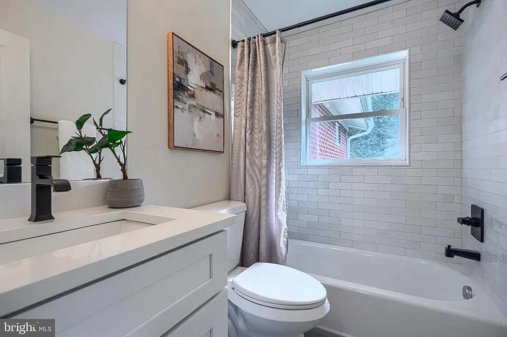 Photo of 11305 MAPLEVIEW DRIVE
