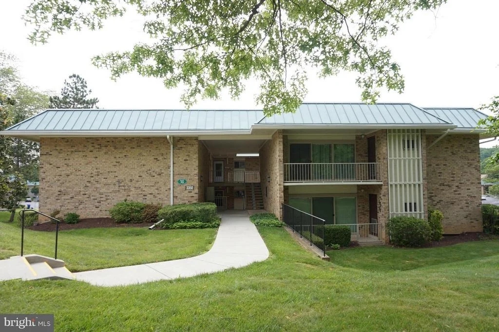 Photo of Unit 702D at 3350 GLENEAGLES DRIVE