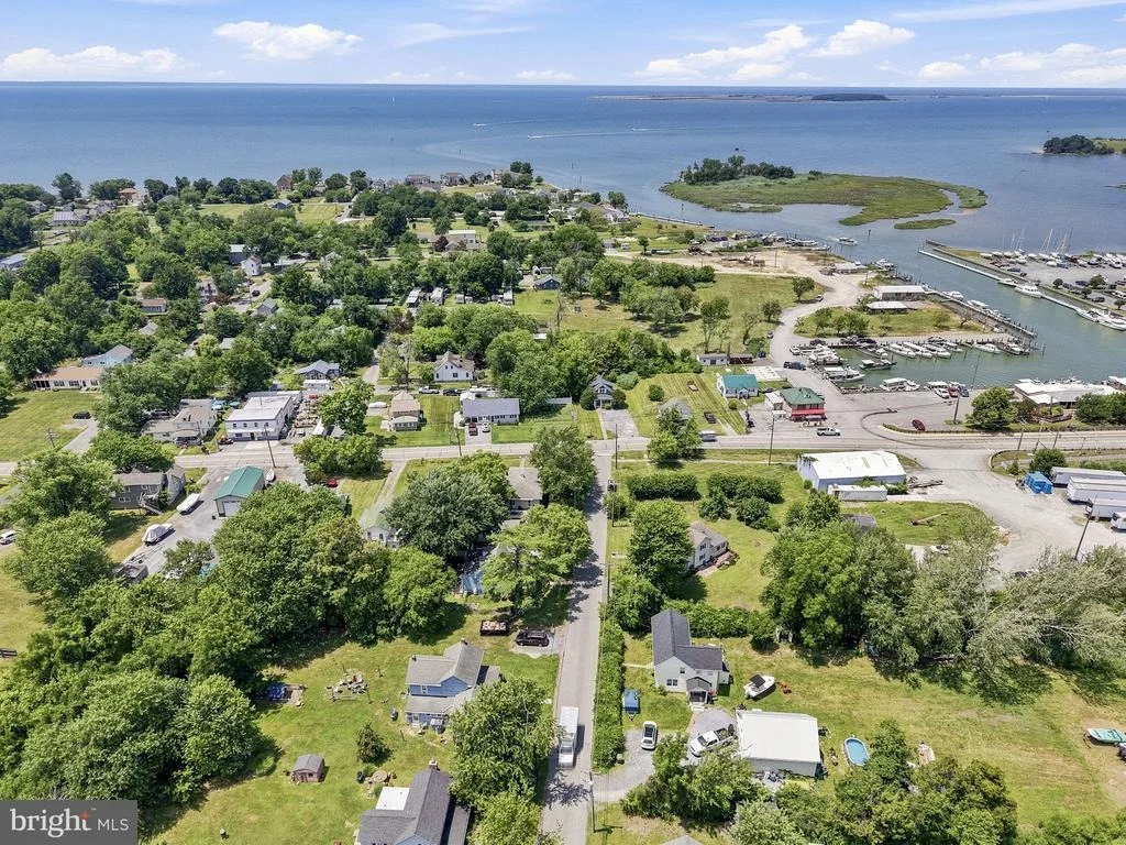 Photo of 21527 CHICKEN POINT ROAD