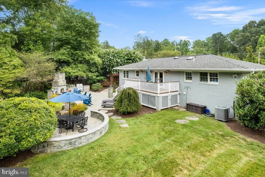 Photo of 4429 NEPTUNE DRIVE