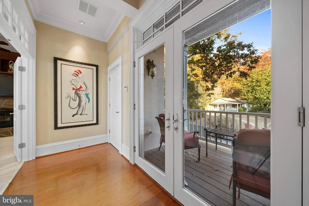 Photo of 206 HARBOR DRIVE