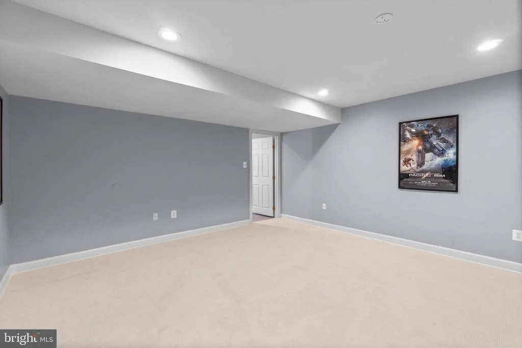 Photo of 9116 BOWLING GREEN DRIVE