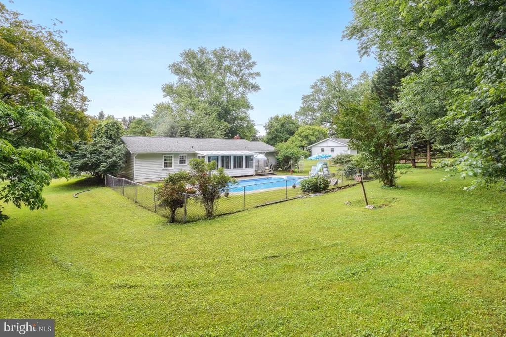 Photo of 17916 MUNCASTER ROAD
