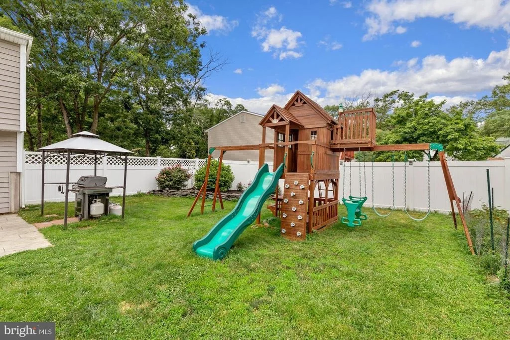 Photo of 212 WELDON ROAD