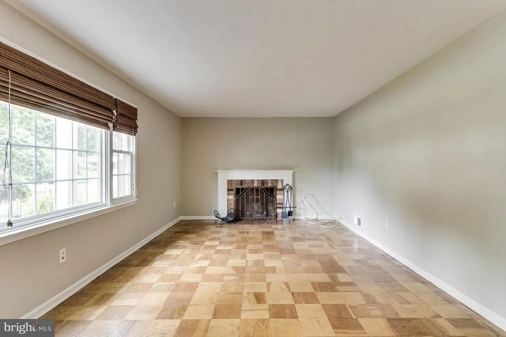 Photo of 6823 SPUR ROAD