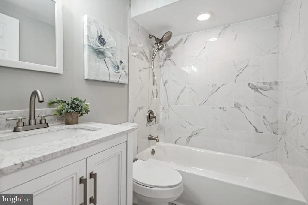 Photo of 2558 HILLSIDE DRIVE