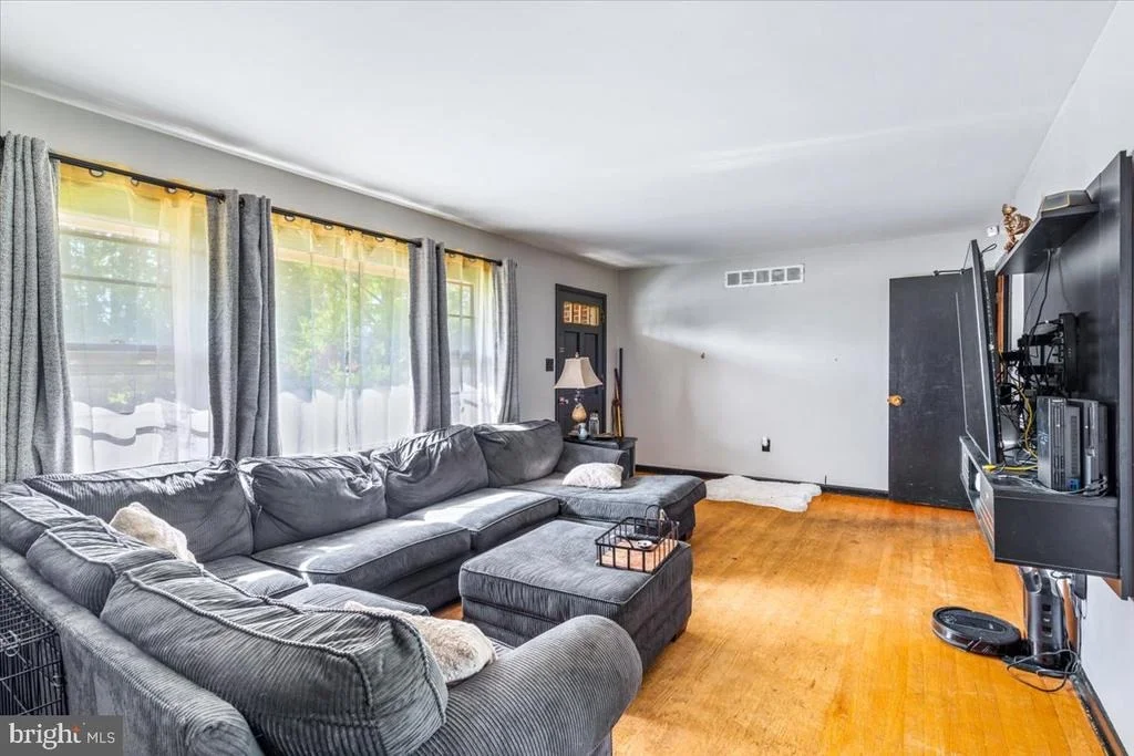 Photo of 8002 SUNNYBROOK COURT