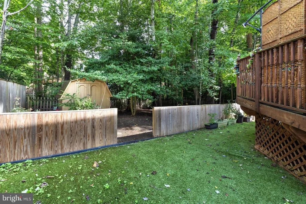 Photo of 15084 HOLLEYSIDE DRIVE