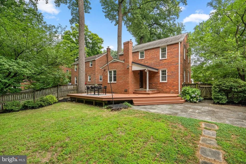 Photo of 1111 MEURILEE LANE