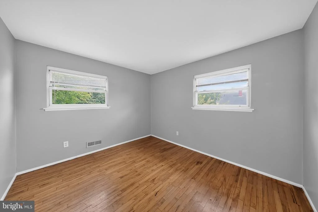 Photo of 714 S HARMONY ROAD