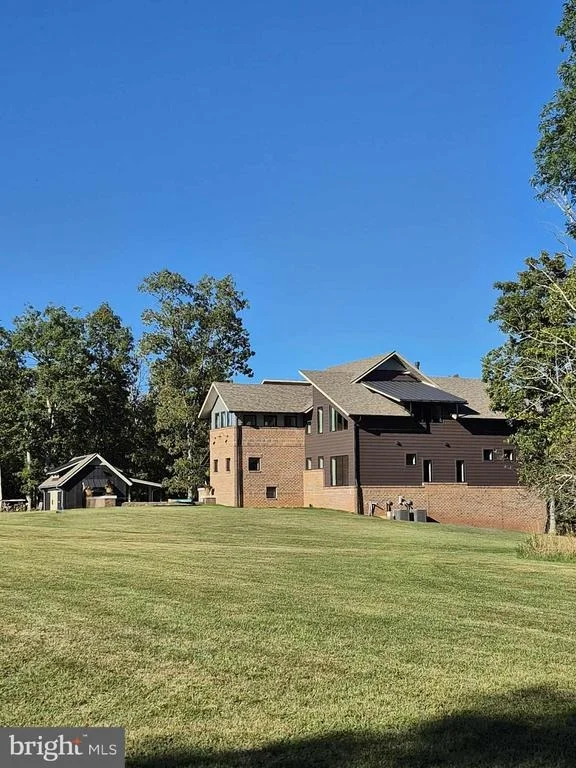 Photo of 415 NAZELROD ROAD