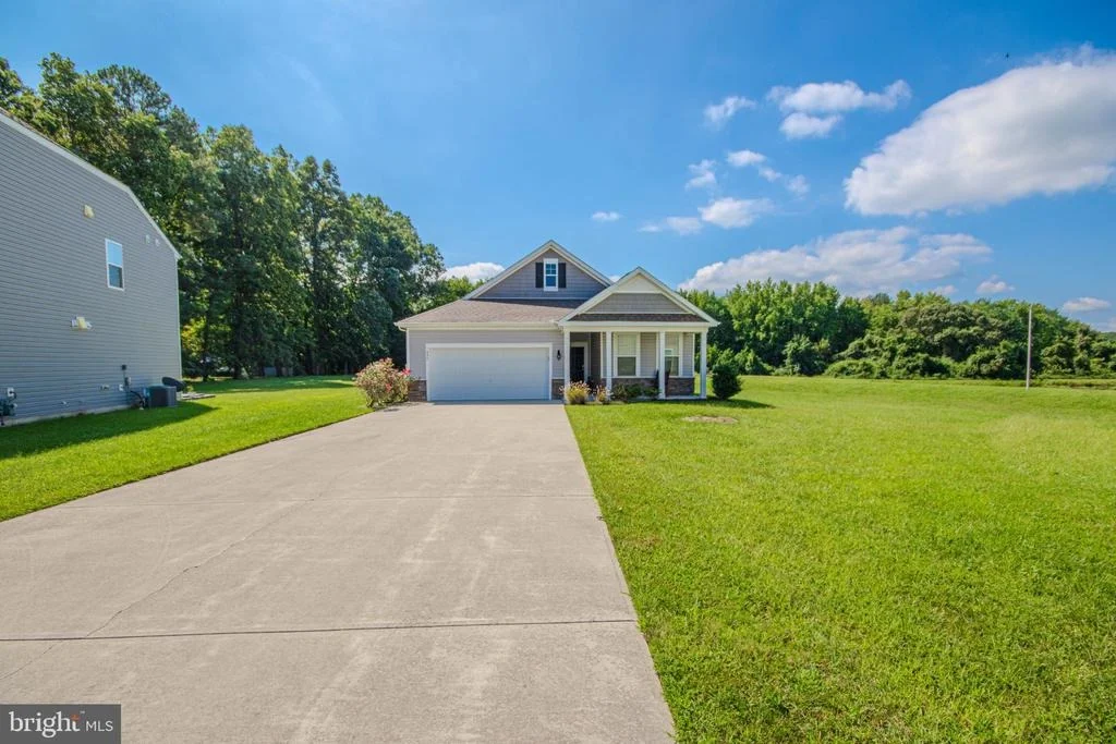 Photo of 406 TWIN CREEKS DRIVE