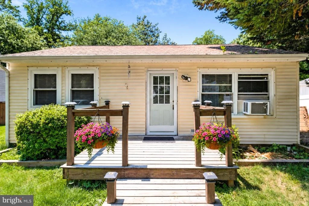 Photo of 906 BUTTONWOOD TRAIL