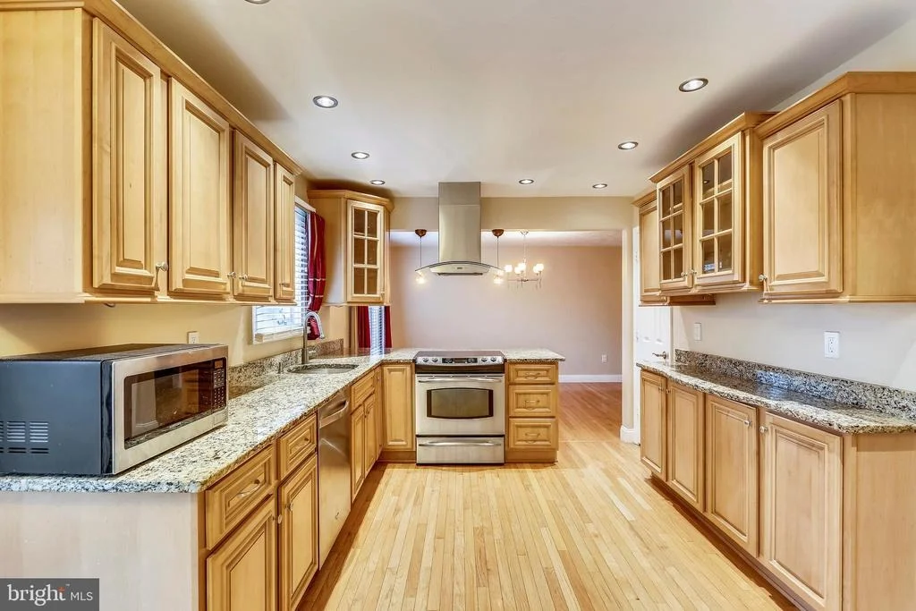Photo of 15209 DONNA DRIVE