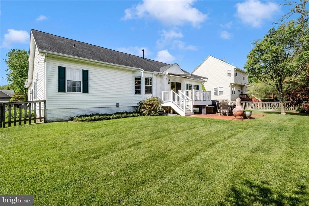 Photo of 105 CROSSING POINTE COURT