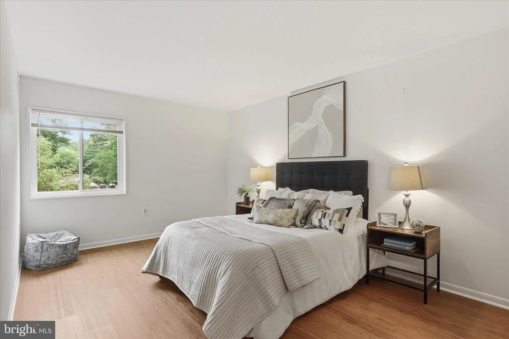 Photo of Unit 21B at 1540 NORTHGATE SQUARE