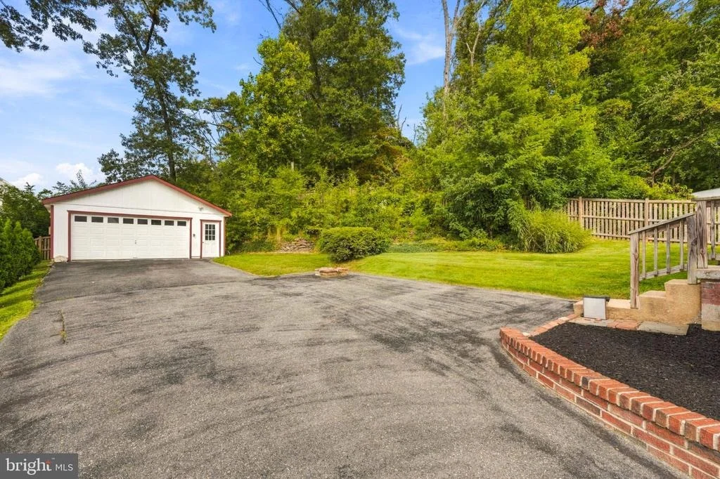 Photo of 6102 HANOVER ROAD