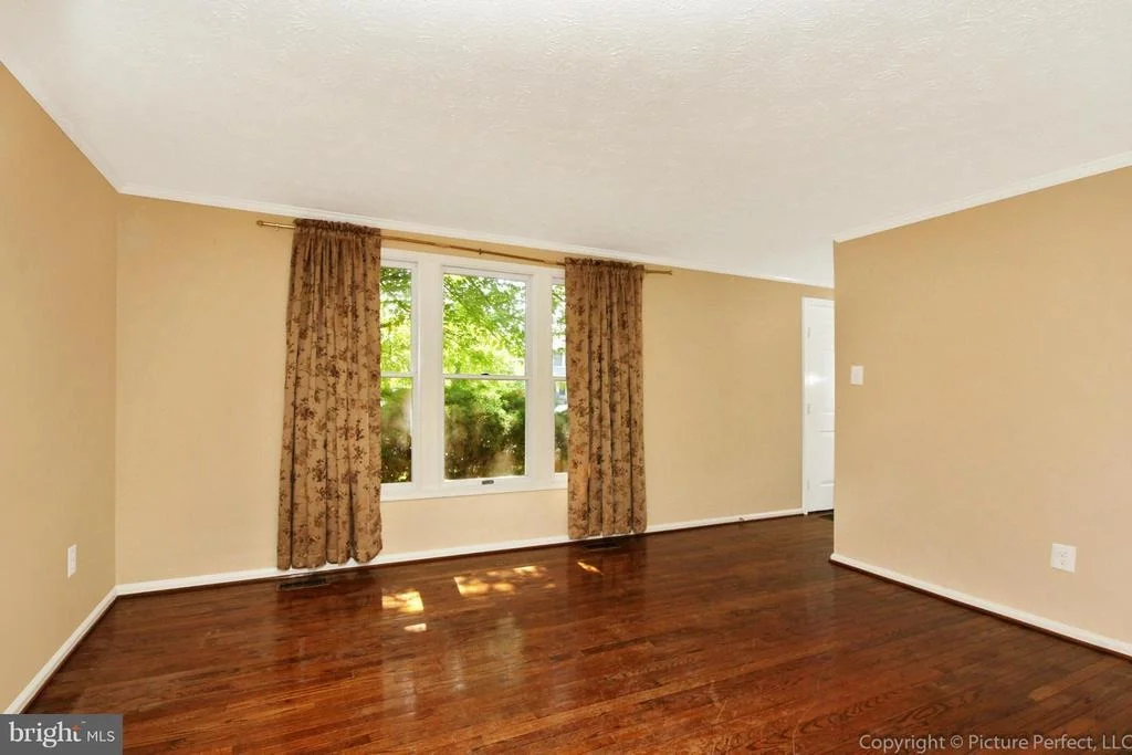 Photo of 577 BINFORD COURT