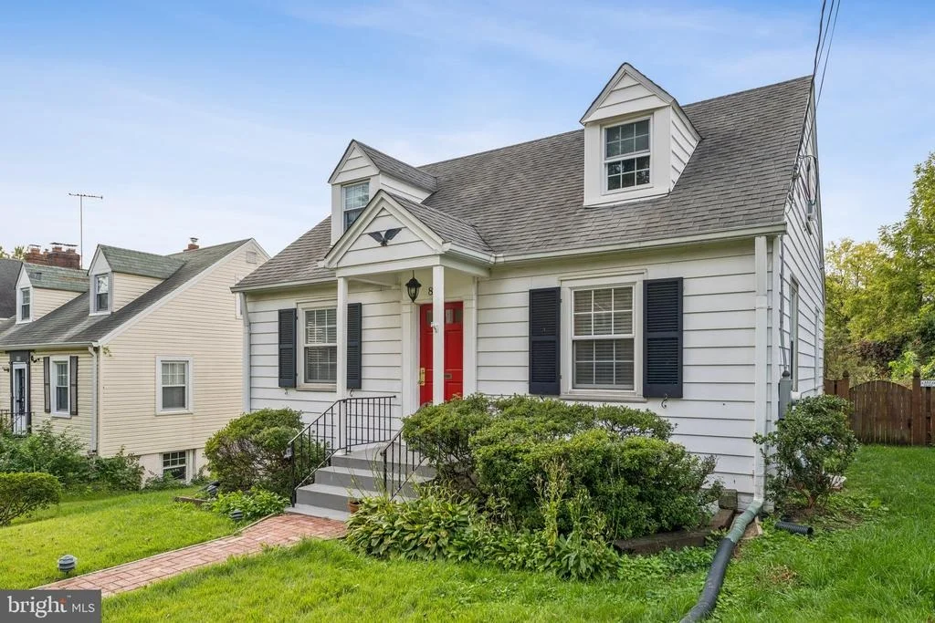Photo of 812 FOREST GLEN ROAD