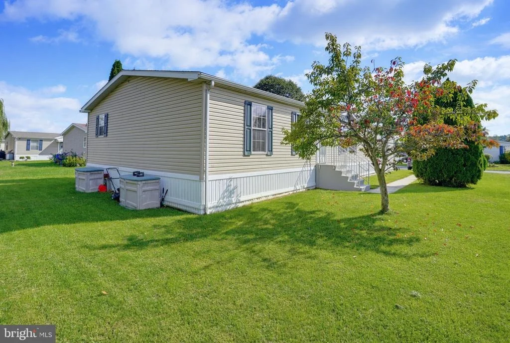 Photo of Unit 211 at 302 FOX POINTE DRIVE