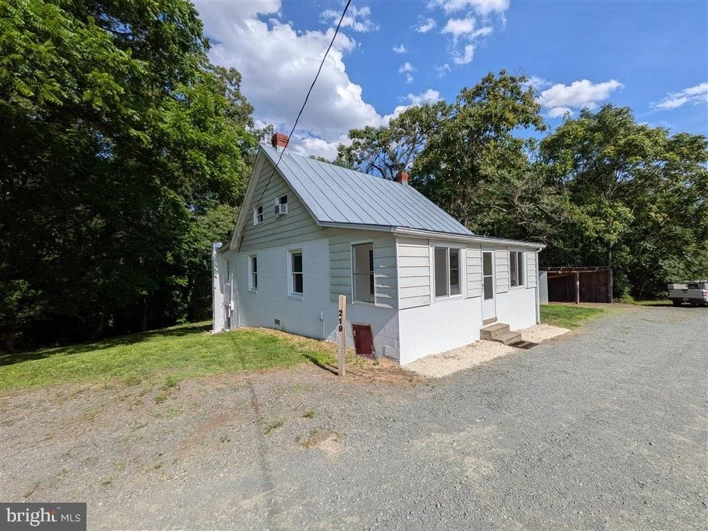 Photo of 219 SKYVIEW LANE