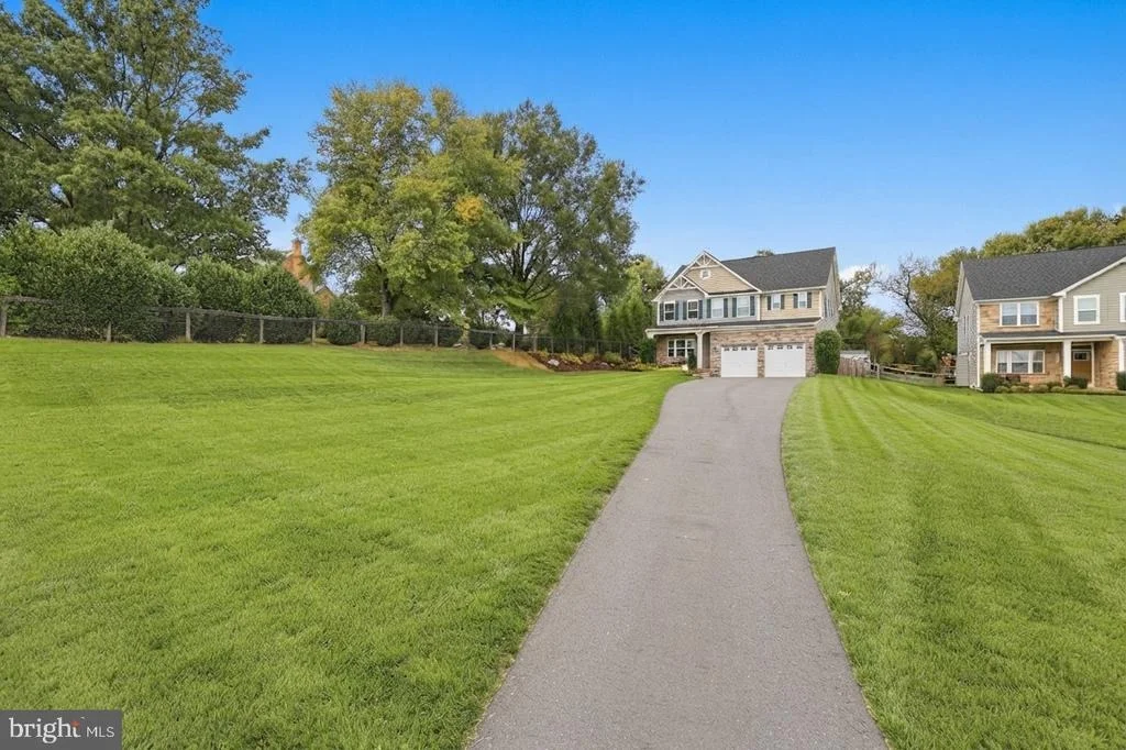 Photo of 1124 FUTURITY STREET