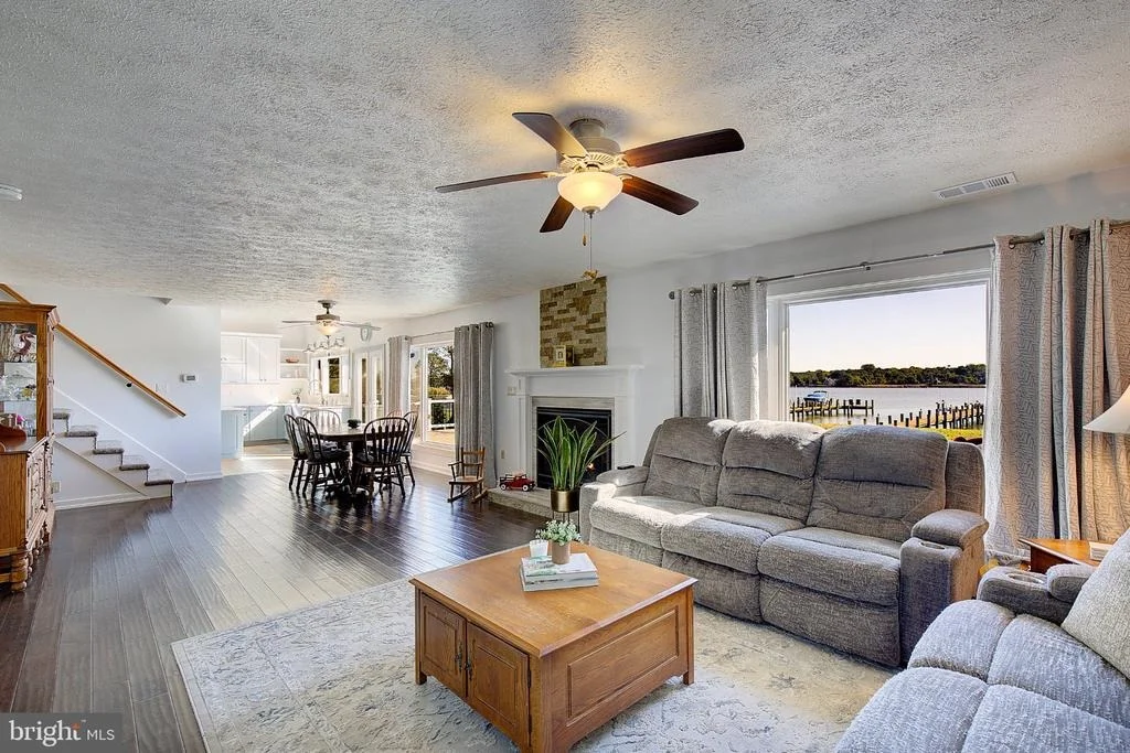 Photo of 8107 VENTNOR ROAD