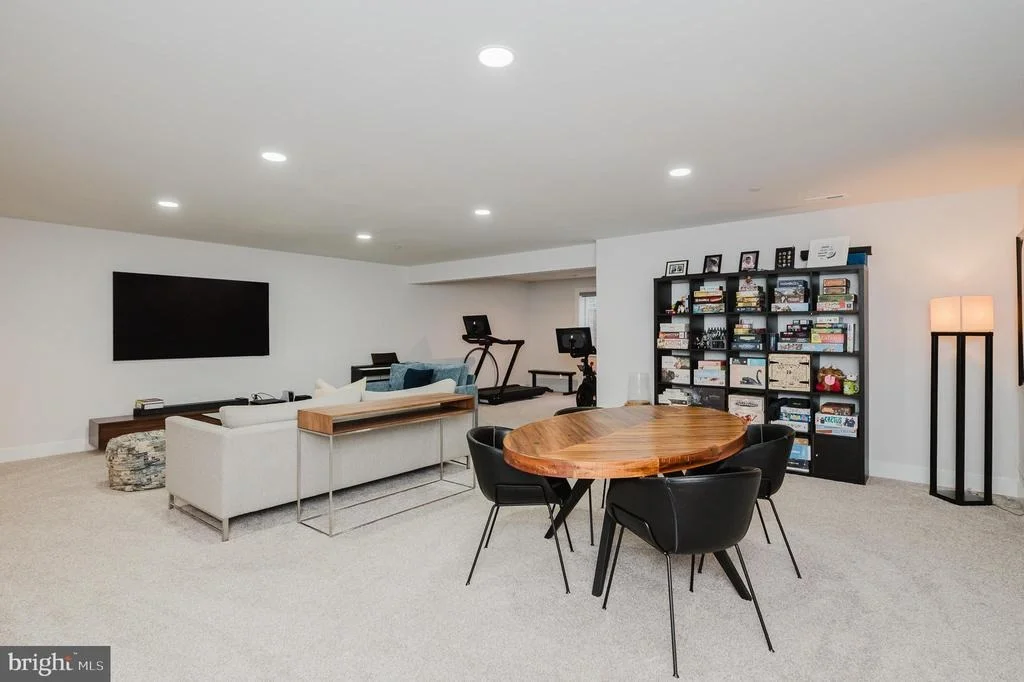 Photo of 2525 EASY STREET