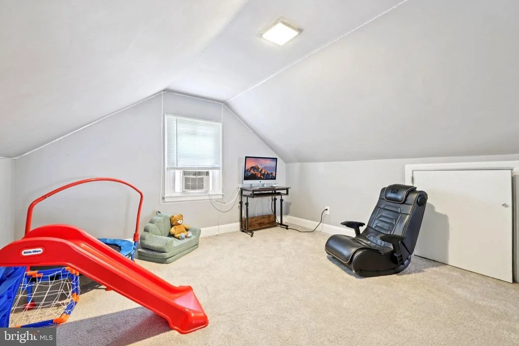 Photo of 4214 THORNCLIFF ROAD