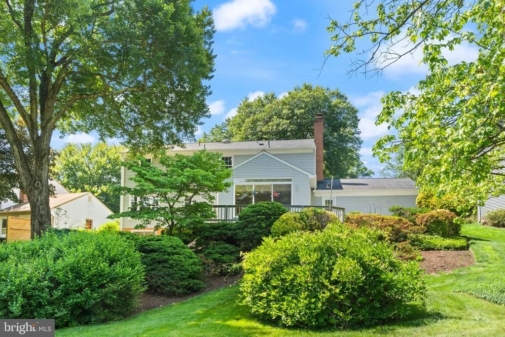 Photo of 2037 DURAND DRIVE