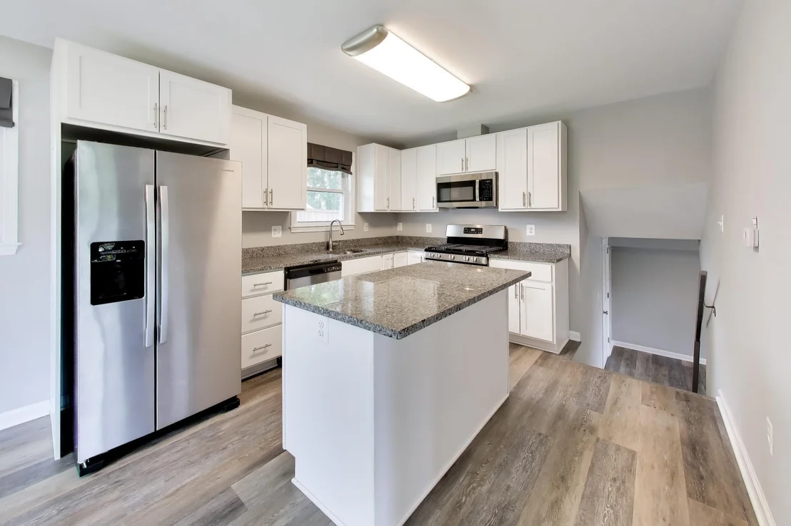Photo of 5816 AMELIA STREET